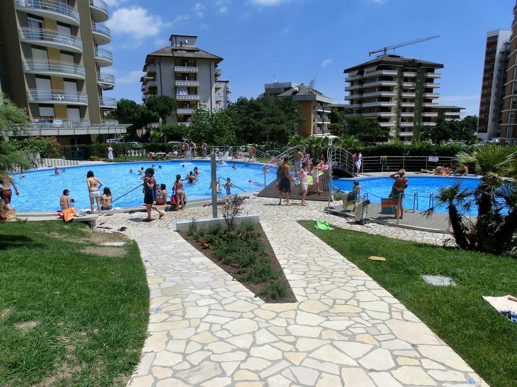 Appartamenti La Torre Lignano Sabbiadoro Buitenkant foto